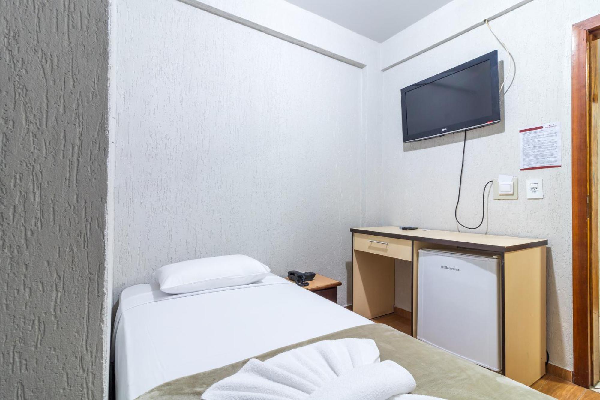 Foz Budget Hotel Фос-ду-Игуасу Экстерьер фото